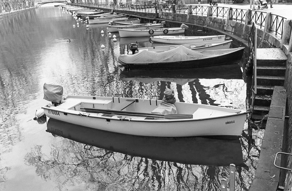 Black & White Darkroom - Rinker